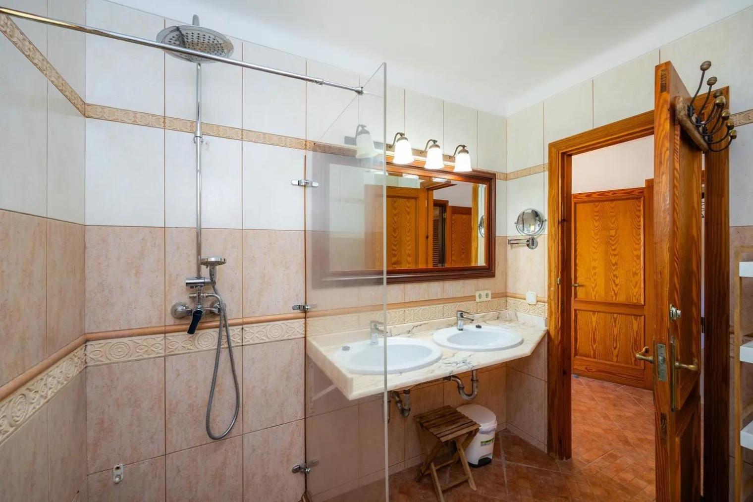 Ceguer Mhm Country house *